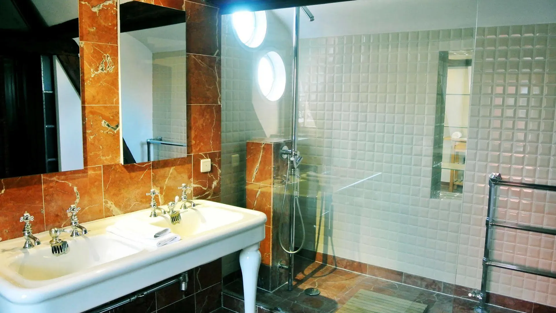 The Captaincy Guesthouse Brussels