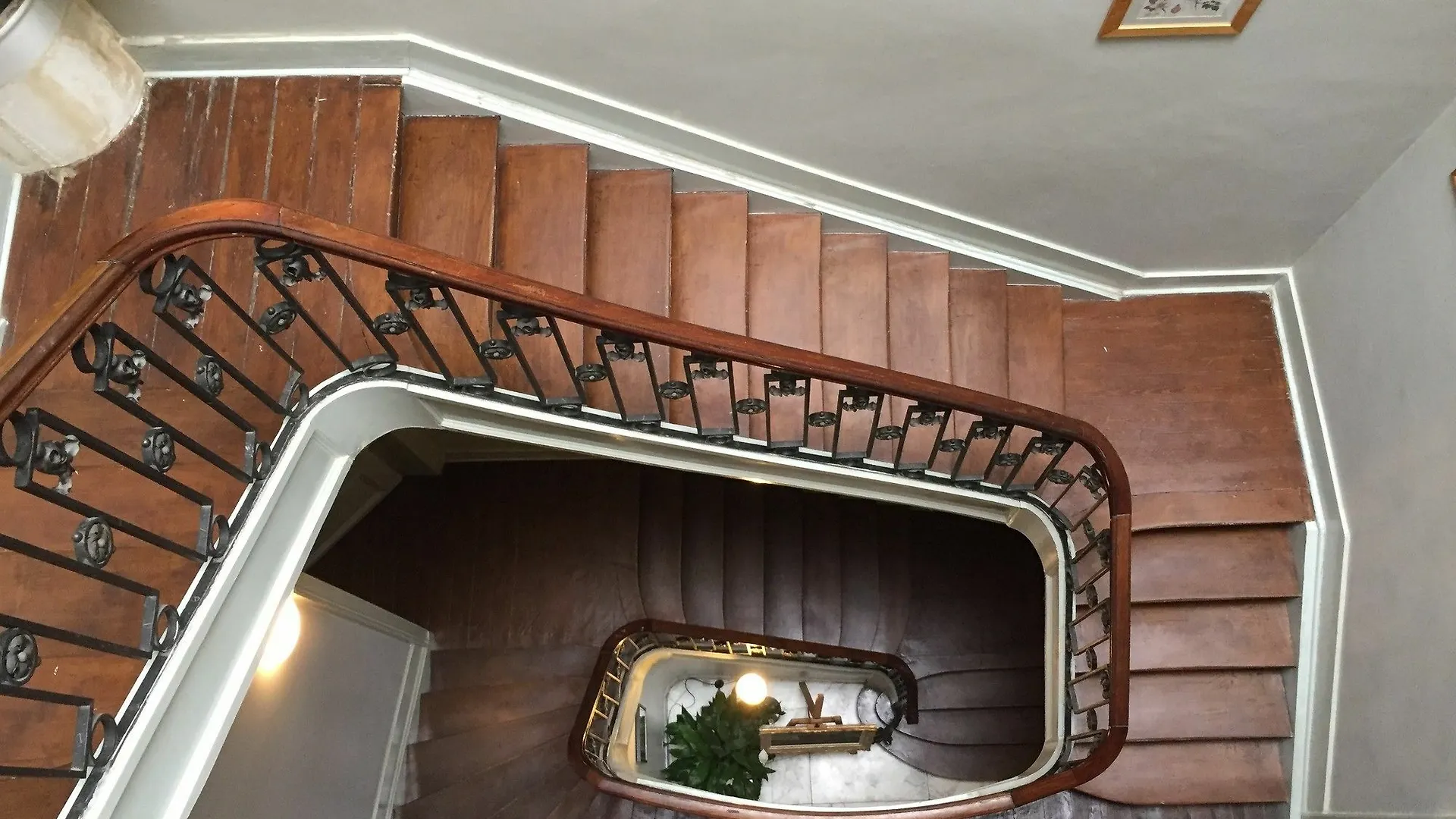 The Captaincy Guesthouse Brussels Belgium